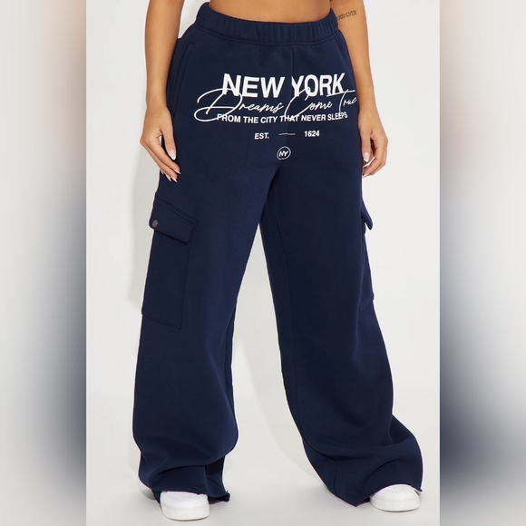 Fashion Nova New York Navy Cargo Women's Pants with White Graphic Size M NWT - Picture 5 of 10